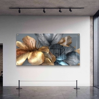 תמונת זכוכית רוחבית עם פרחים מטאליים בגווני זהב, נחושת וכסף – תכשיט לבית