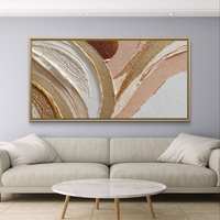 תמונת קנבס אבסטרקטית לרוחב בגווני שמנת, ורוד וזהב עם קווים זורמים ועיצוב אלגנטי