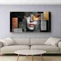 תמונת זכוכית עם דיוקן נשי מפורק בשכבות גאומטריות בגווני שחור, אפור וזהב – תכשיט לבית