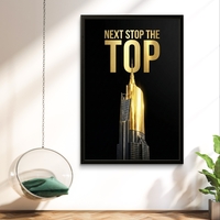 תמונת קנבס לאורך עם מסר מוטיבציה Next Stop The Top בגווני שחור וזהב, הדפסה חלקה ללא תבליט