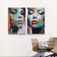 זוג תמונות זכוכית בסגנון אורבני עם פורטרט נשי בגווני טורקיז וכתום על רקע מופשט מודרני