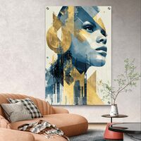 תמונת זכוכית עם דמות נשית בפרופיל, אלמנטים גאומטריים בגווני כחול וזהב ועיצוב מודרני ואלגנטי לקיר