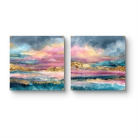 זוג תמונות זכוכית מרובעות בעיצוב אבסטרקטי עם שכבות צבע בגווני טורקיז, ורוד וזהב, בעיצוב יוקרתי לקיר הסלון.