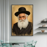 תמונת קנבס של רב מכובד עם זקן לבן וכובע שחור, על רקע בגוונים חמימים, משדרת רוחניות וחוכמה.