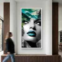 קנבס אנכי בעיצוב נשי עוצמתי עם שילוב טבע ופנים.