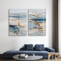 תמונת זכוכית זוגית אבסטרקטית בגווני שמנת, תכלת וכחול עם נגיעות זהב, הדפסה חלקה ללא תבליט