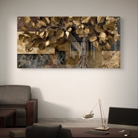 תמונת זכוכית לרוחב עם עץ בעל עלים מוזהבים בעיצוב יוקרתי בגווני זהב וחום עמוק, בהדפסה חלקה