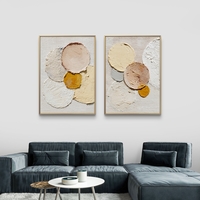 זוג תמונות קנבס עם קומפוזיציית עיגולים בגווני שמנת, בז’ וחרדל, בהדפסה חלקה ללא תבליט, מקולקציית תכשיט לבית.