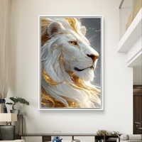 תמונת קנבס של אריה לבן עם נגיעות זהב בעיצוב יוקרתי, שקט ועוצמתי לבית