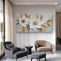 תמונת זכוכית לרוחב של שני פרחים בלבן וזהב בעיצוב אומנותי יוקרתי עם הדפסה חלקה ללא תבליט