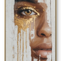 דיוקן נשי אומנותי עם מבט זהוב על קנבס בגווני חום, קרם וזהב בהדפסה חלקה