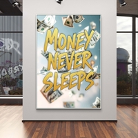 תמונת קנבס עם הכיתוב 'MONEY NEVER SLEEPS' באותיות זהב ושטרות כסף מרחפים ברקע, בעיצוב מודרני ומעורר השראה.