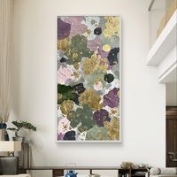 תמונה מודרנית לקיר גבוה בגווני ירוק, ורוד וסגול עם זהב מבריק.