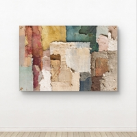 תמונת זכוכית אבסטרקטית עם שכבות וטקסטורות בגווני אדמה, חול ותכלת בעיצוב מודרני ורגוע