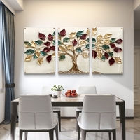 תמונת זכוכית שלישייה עם עץ חיים ועלים בגווני זהב, ירוק ובורדו בעיצוב יוקרתי לבית