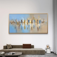 קנבס מודרני בסגנון עירוני עם קו רקיע מרומז, צבעי כחול ושמנת ונגיעות זהב יוקרתיות