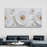 תמונת קיר זכוכית אלגנטית בלבן עם נגיעות זהב, דקורציה מודרנית לסלון וחדר שינה