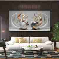 תמונת זכוכית יוקרתית עם כדורי שיש לבנים, פרחים לבנים וקשתות זהב