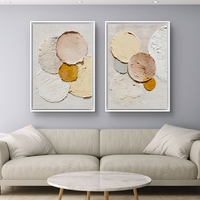 זוג תמונות קנבס עם קומפוזיציית עיגולים בגווני שמנת, בז’ וחרדל, בהדפסה חלקה ללא תבליט, מקולקציית תכשיט לבית.