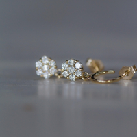 עגיל פלורי יהלומים לבנים