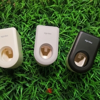 סוחט משחת שיניים אוטומטי