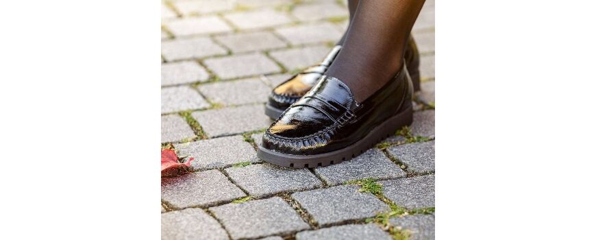 נעליים שטוחות אנטומיות