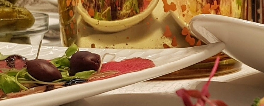 פותחים שולחן