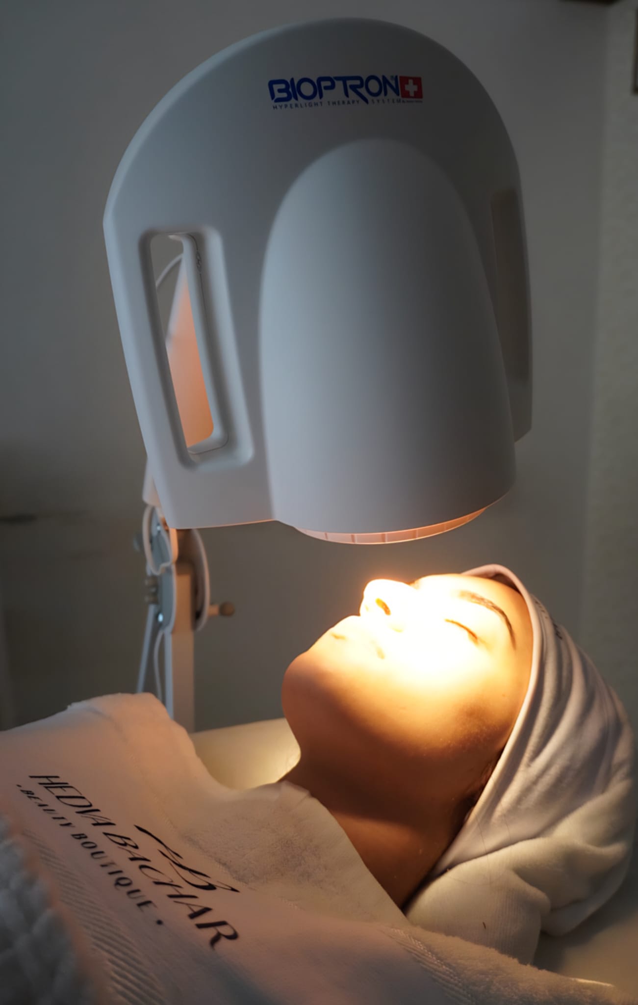 טיפול פוטותרפיה אצל חדווה בכר בנתניה