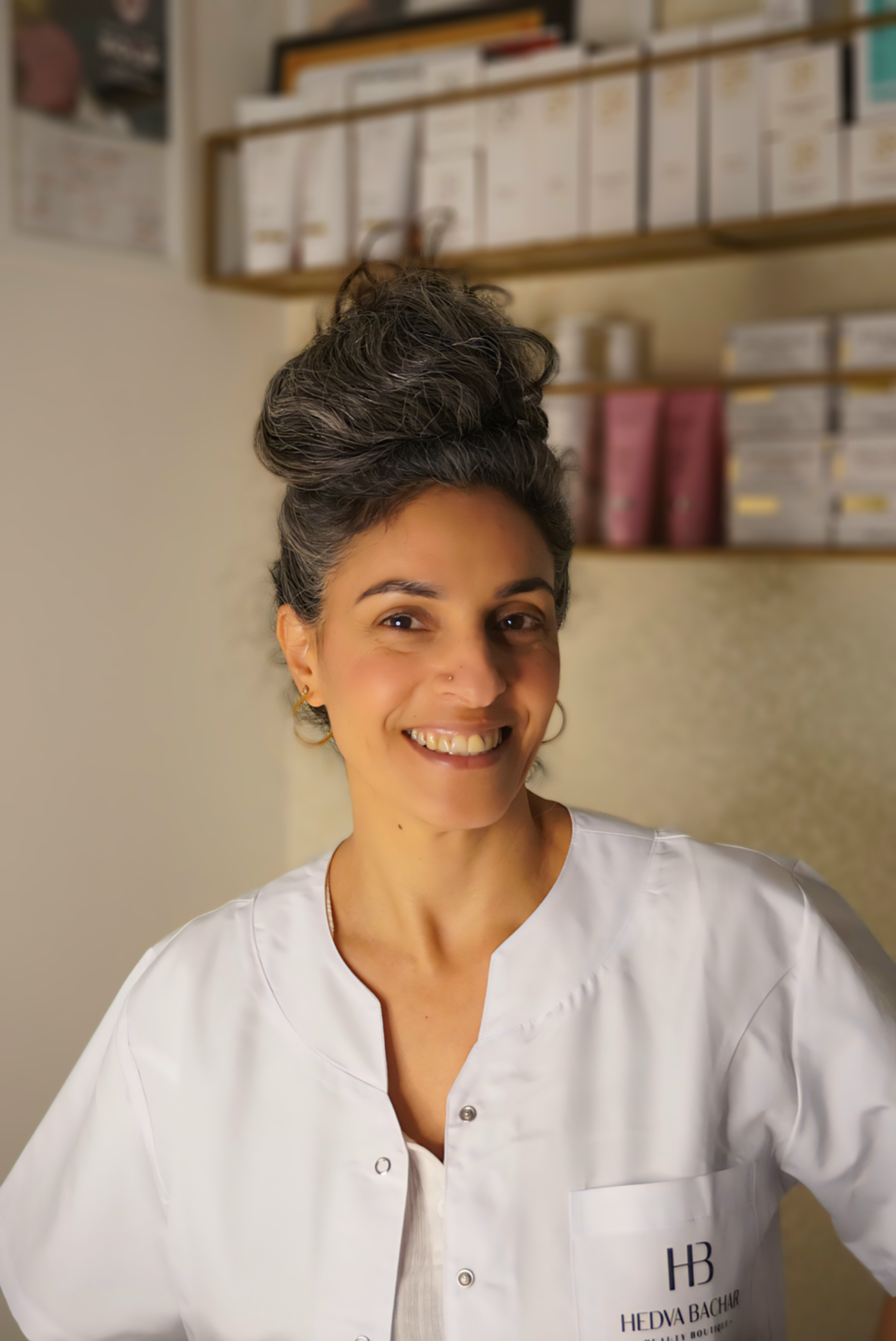 קוסמטיקאית בנתניה חדווה בכר 