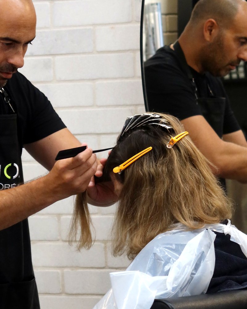 גוונים בשיטת פויל במספרה של ארז שרביט