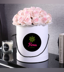קופסת ורדים בצבע ורוד לבן 