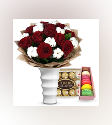 זר פרחים רגשות לוהטים + פררה רושה + עוגיות מקרון