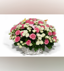 סידור פרחים מיוחד בסל עם ורדים וליזיאנטוס