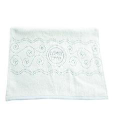 זוג מגבות לבנות 