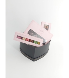 מארז שוקולד צרפתי עם מקרונים