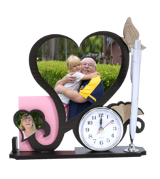 מעמד שולחני עם עט ושעון