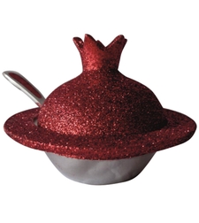 כלי מהודר לדבש עם כפית בצורת רימון מאלומיניום בציפוי נצנצים בגוון בורדו 9X12X8 ס