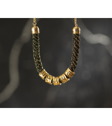 שרשרת יעל | תכשיט 5 חוליות | תכשיט שחור & זהב 