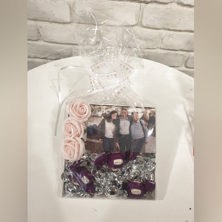 מארז ריבוע תמונה ושוקולדים 228