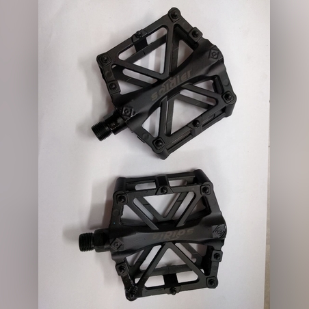 פדל אלומיניום יצוק