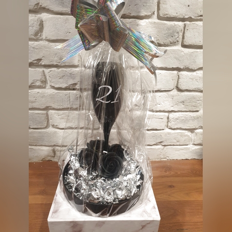 מארז כוס ושוקולדים 233