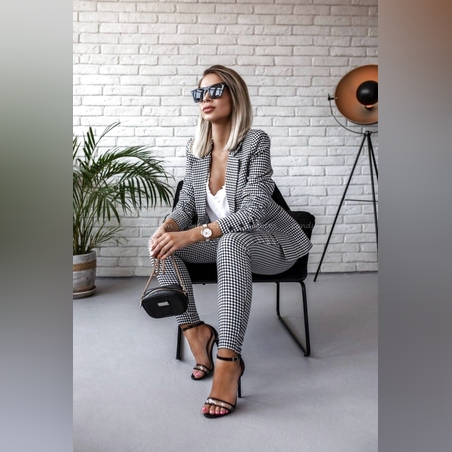 חליפת עסקים משבצות 