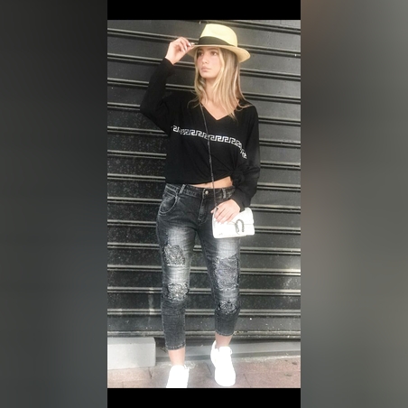 ג'ינס קרעים 