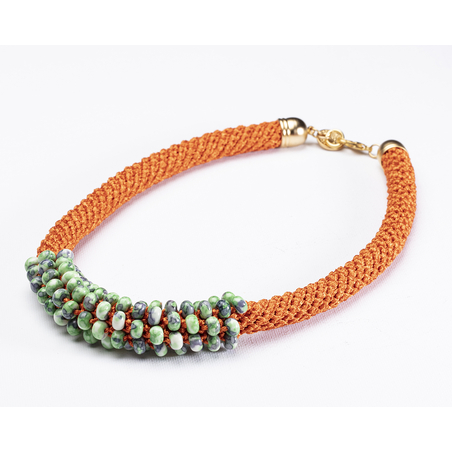 שרשרת אילה | תכשיט משולב קריסטלים | תכשיט כתום