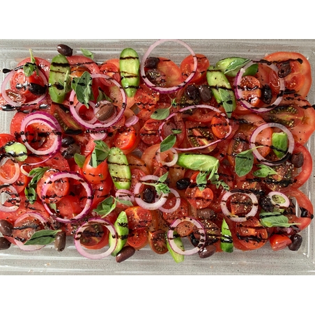 סלט עגבניות עונתיים