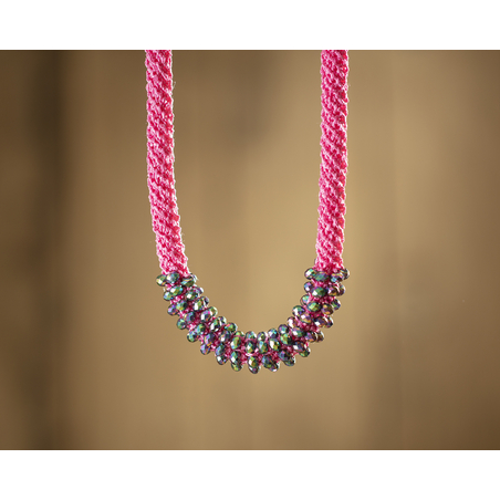 שרשרת אילה | תכשיט משולב קריסטלים | תכשיט ורוד פוקסיה 