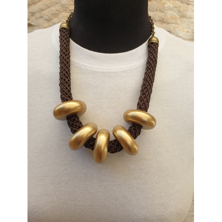 שרשרת קרן | תכשיט 5 חרוזים גדולים | תכשיט חום & זהב עתיק