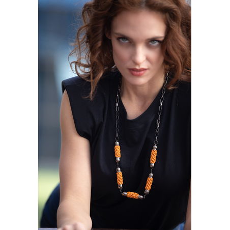 שרשרת תמנע | שרשרת חוליות ארוכה | תכשיט כתום מוזהב 