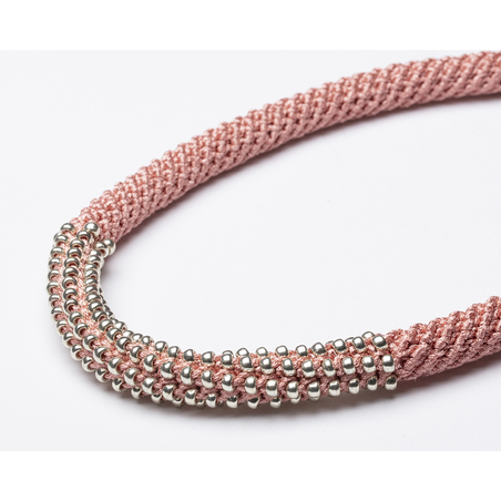 שרשרת אלישבע | תכשיט חרוזים שזורים | תכשיט ורוד & כסף 