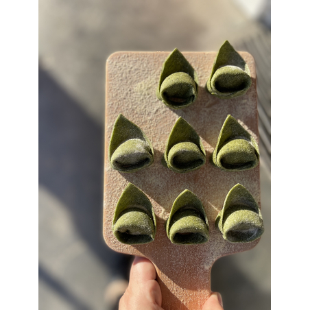 טורטליני ירוק עם דלעת חריפה ורוקפור